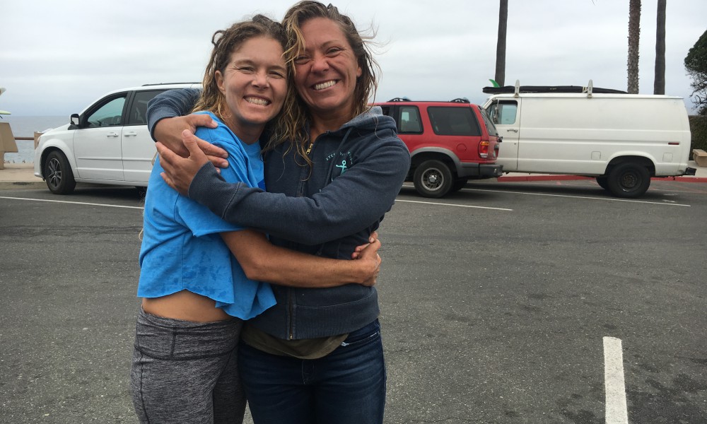 Special serendipitous run-in with seasister supporter Yarnie in her Steer with Your Heart, Swell Voyage sweatshirt! We got a lovely surf together at Swamis!